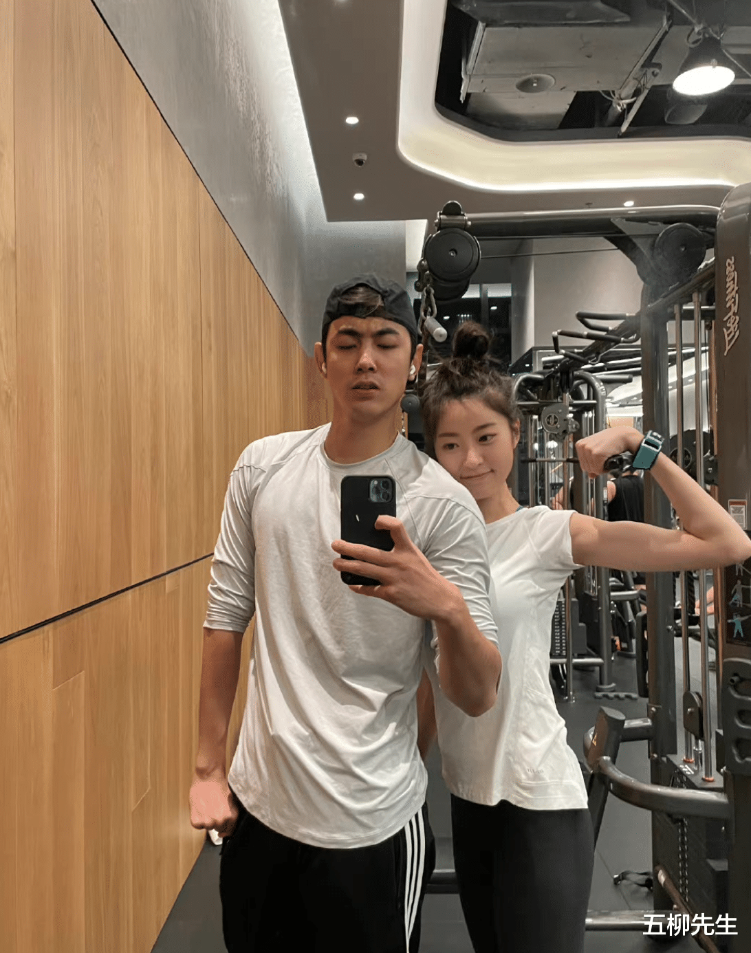杨迪|恭喜！纪凌尘官宣新恋情，与女友健身房贴身合照甜蜜十足羡煞旁人