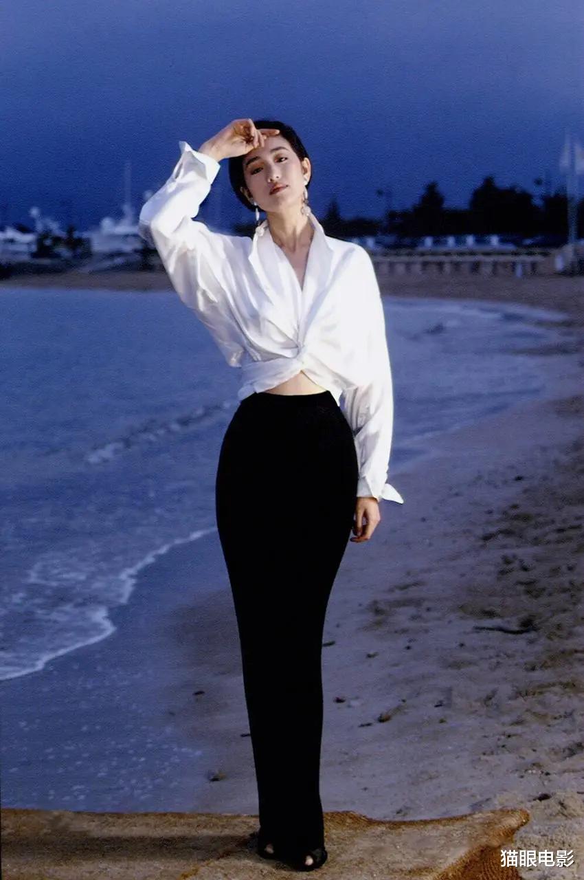 巩俐|?55岁巩俐新造型绝了！钢铁高跟鞋太酷，一个眼神好霸气