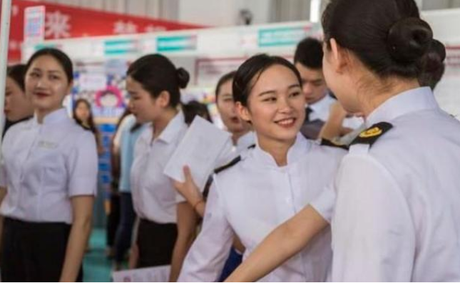 怀孕|年薪10万的“铁饭碗”扩招,空余1600多个岗位,待遇不比公务员差