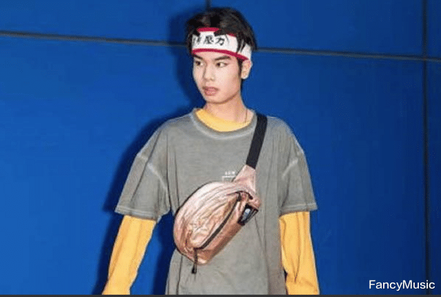 王一博|陷入丑闻的“发际线”男，整容后颜值逆袭，网友：低配版王一博