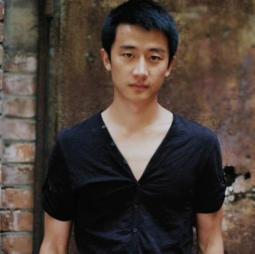 多情演员黄轩:曾高攀李倩,为蒋雯丽放手前任,后因杨幂陷舆论