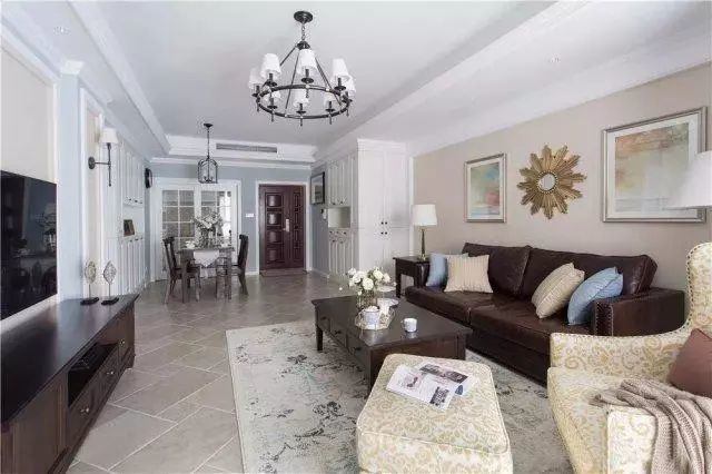 |126平美式风格，装修非常漂亮，时尚大气！