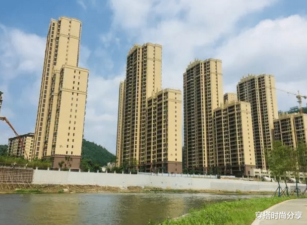 穿搭时尚分享|买房时都建议少付首付,多贷款,真的对吗?