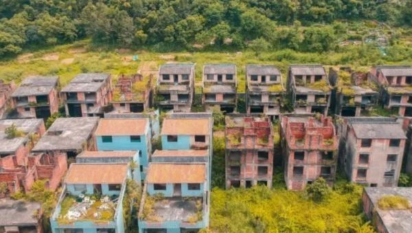 别墅|深圳废弃24年的“别墅群”，即将拆除，原地修建学校