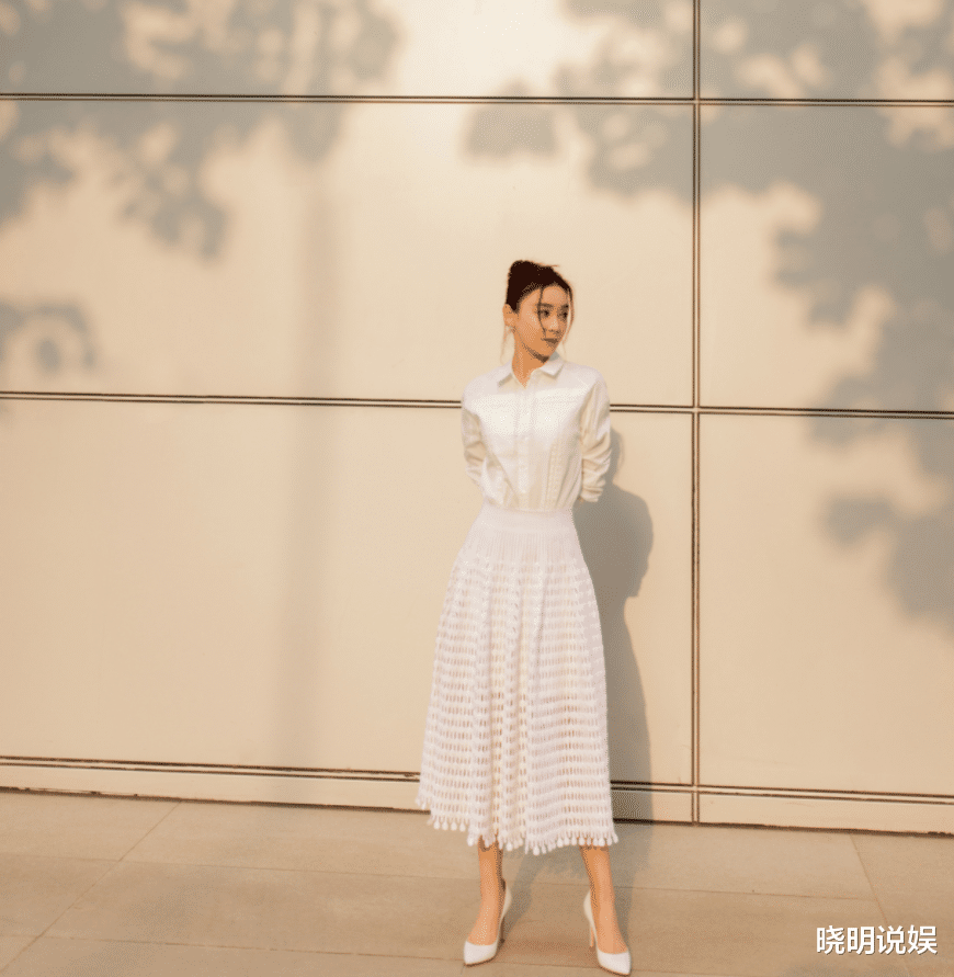 袁姗姗|气质女星袁姗姗温柔阳光优雅白裙身材曼妙好迷人