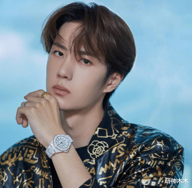 迪丽热巴|发布者回应班级购买王一博同款,售价比官方还高,网友呼吁彻查