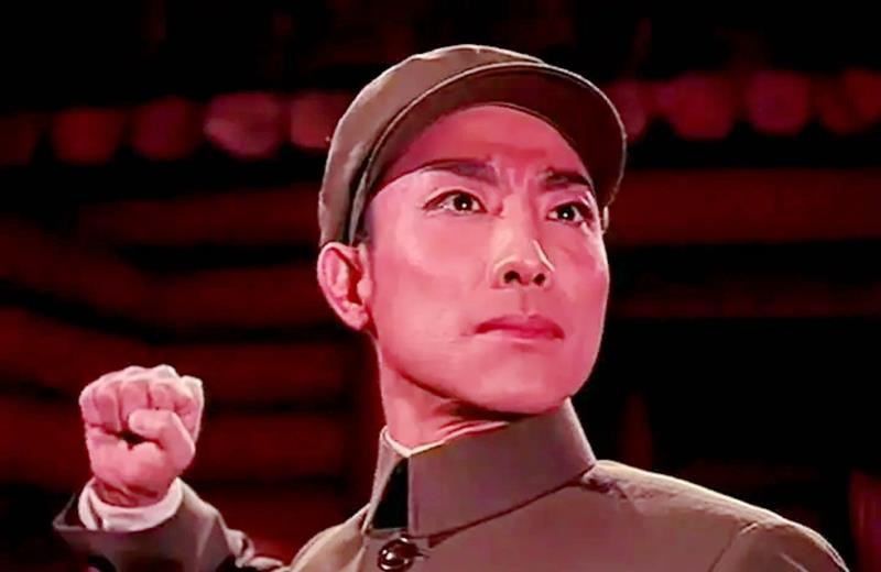 奶球妈咪聊|“严伟才”宋玉庆:外表英俊,嗓音高亢,名段《打败美帝野心狼》