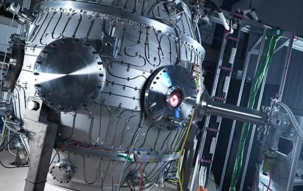  对于未来，谨慎的认为，发电用的反应堆还是得大