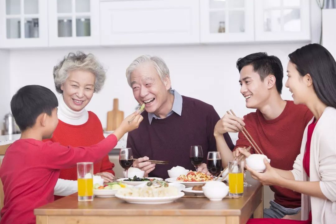 西红柿妈妈|人到了晚年可能才明白一个道理:人与人之间的最大差距其实是孩子