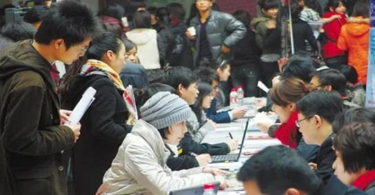 hr|双非硕士和985本科,用人单位更“喜欢”哪一个?HR的回答很现实