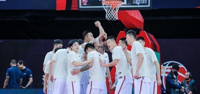 嘟小薯 CBA初现格局！广东辽宁无人可挡，上海成最大黑马，新疆一落千丈