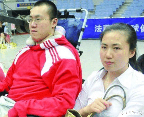 周苏红|“炮姐”周苏红：2段婚姻，照顾瘫痪丈夫5年，2婚嫁大9岁富商