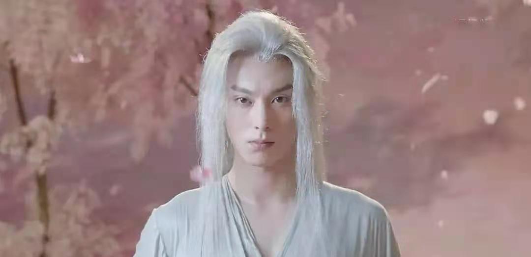 男神|白发男神一波接一波的换，各个是人间绝色，为何轮到他就翻车了呢