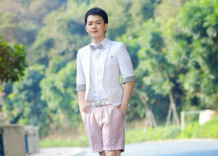 薇娅|发现一个神仙艺人，用一句话讽刺“薇娅”，太精彩了！