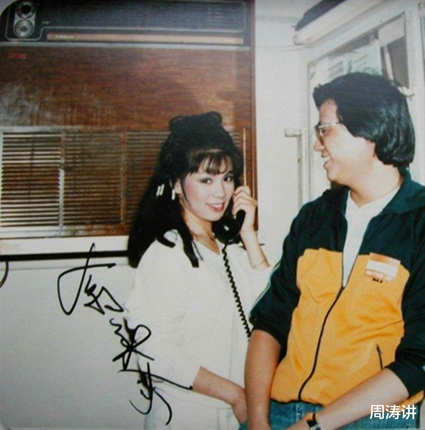 翁美玲|无法重拍瞬间：拧煤气灶的翁美玲，挖土的邓丽君，张国荣黄家驹的唯一合影