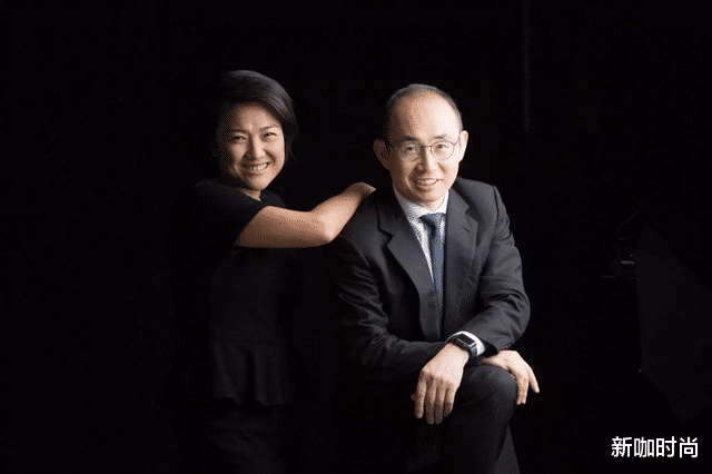 短发|潘石屹老婆不当阔太当“霸总”，职业长裙配短发，女强人气场十足
