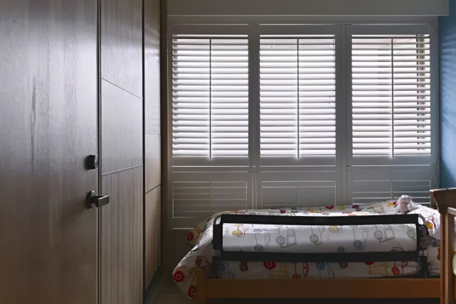 99㎡现代工业风，85后女神的家，满屋高级灰，绿植清新点缀