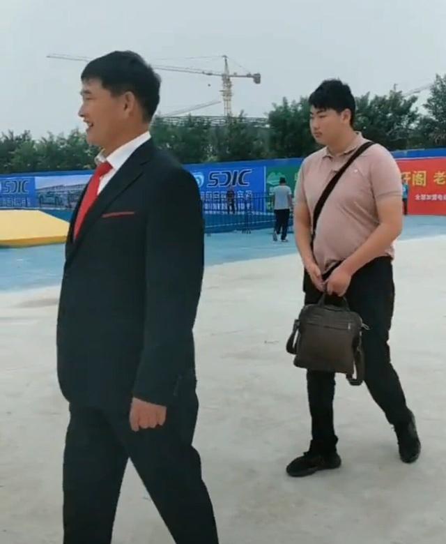 朱之文|大衣哥儿子为何口齿不清？不光是天生缺陷，堂哥直播间道出真相