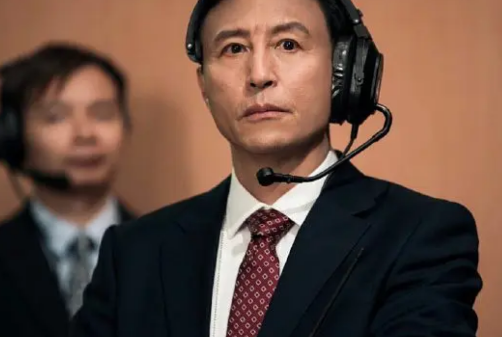 星星娱娱说|《我和我的祖国》，演员们的方言，贡献了肃穆回归前夕的笑声