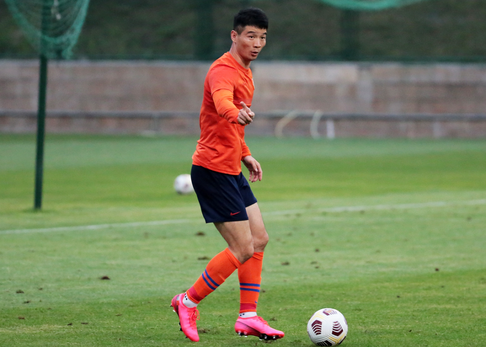 那些你很冒险的梦 泰山队全新首发,外援双后腰出战,费莱尼替补,16岁新星进名单