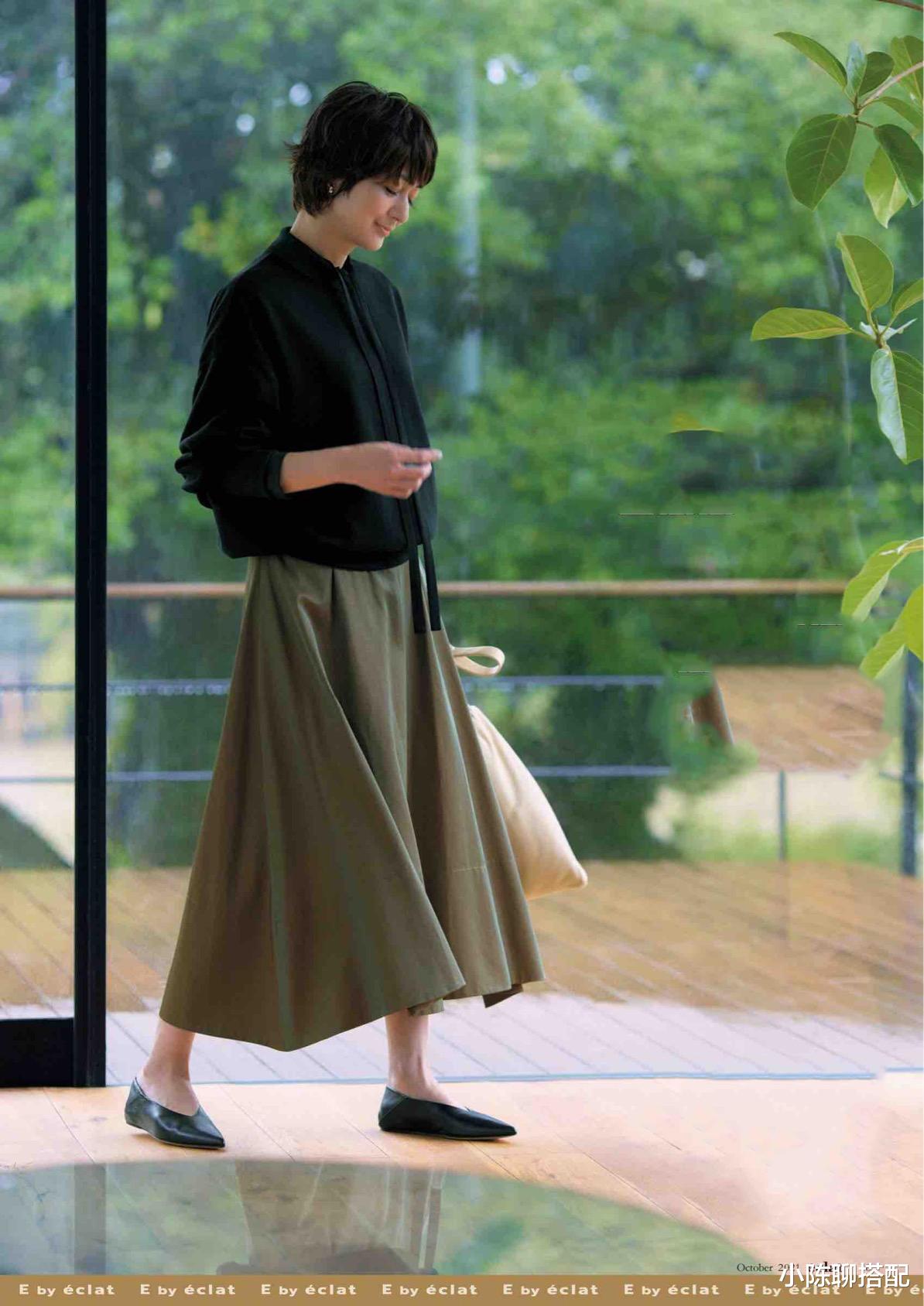 小陈聊搭配 中年微胖身材的穿搭禁忌:不要穿一身黑,也不要“装嫩”