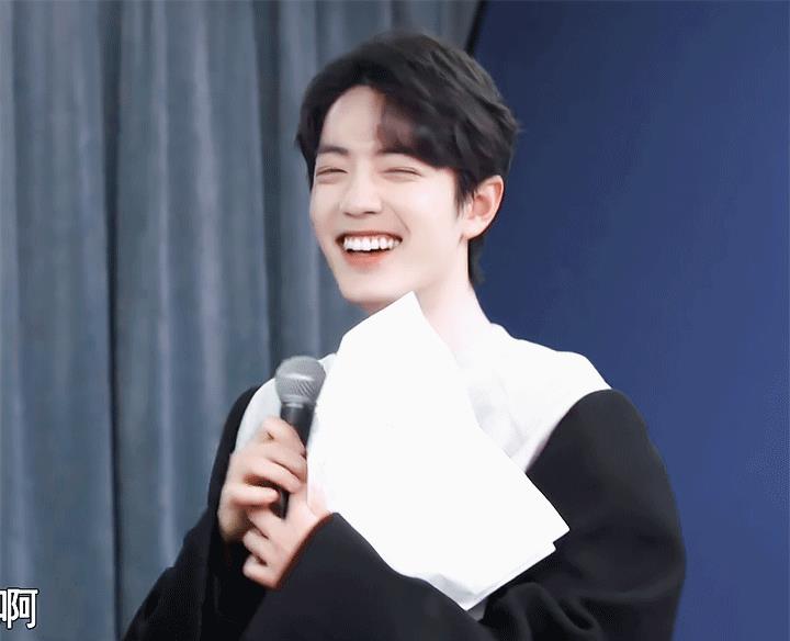 肖战|肖战：此文需要握紧手机，以防砸脸！