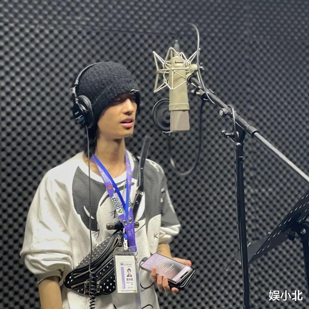 孟美岐|从五处细节看这段畸形恋，孟美岐是真陷进去了