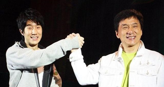 清浅微笑的我|近段时间文体界退出外国国籍、重返中国籍或中国香港籍的不少