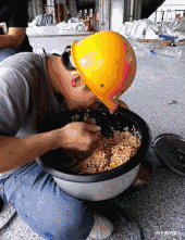 每天都是潮人|街上看到一姑娘本想去提醒一下，走近后才发现是自己看错了好尴尬
