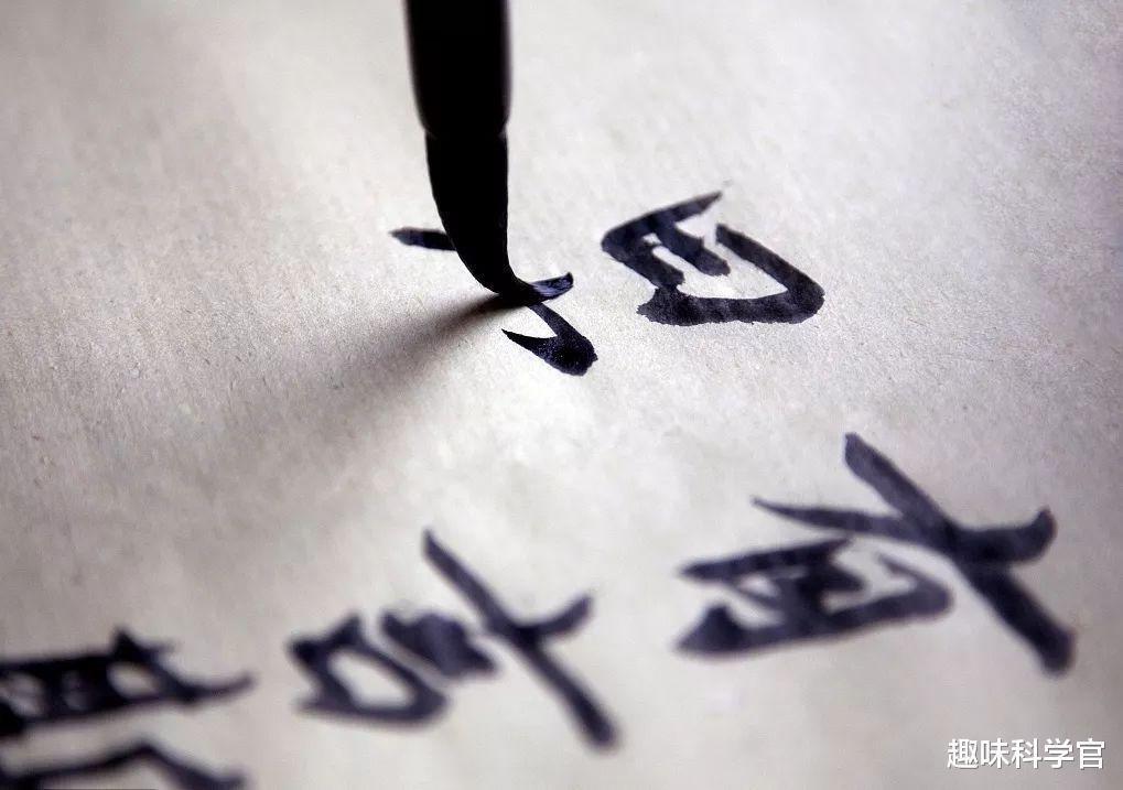太空上写字有多难?美国曾花百万研制太空笔,中国一支毛笔就搞定