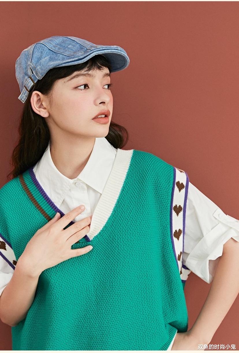 双鱼的时尚小鬼|学生党返校穿搭，玩转秋季叠穿，时尚减龄，少女在发光