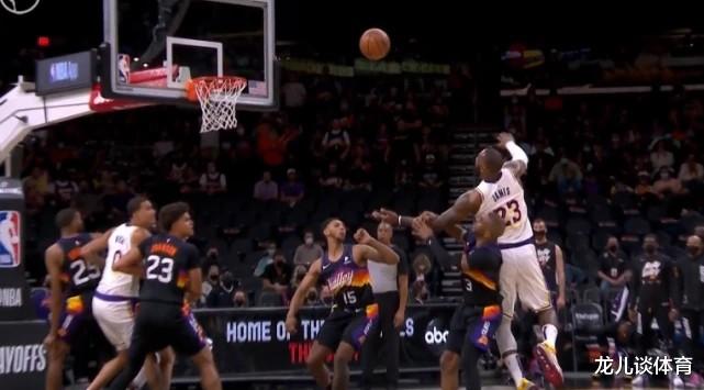 保罗|保罗伤情到底如何？赛后主帅透露详情，沃格尔施压，联盟会介入吗