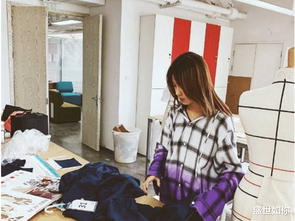 手机壳|辽宁巨婴：16岁吃饭靠人喂，每天开销过万，开兰博基尼卖手机壳