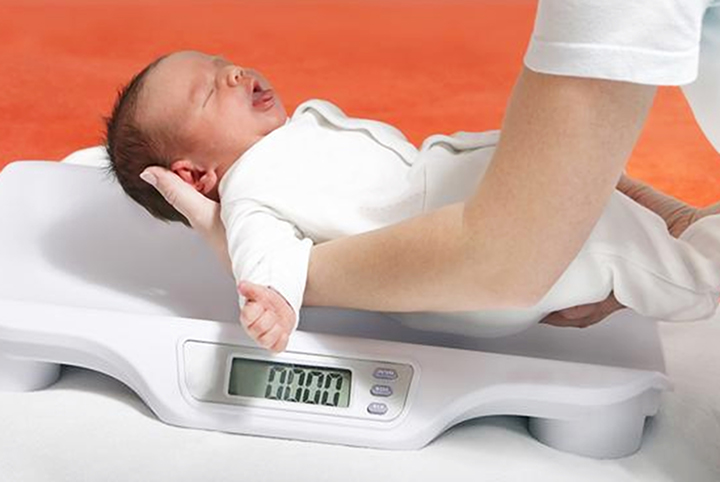 两口育儿|护士报出宝宝是体重，不是用来炫耀的，背后原因是医院的用心良苦