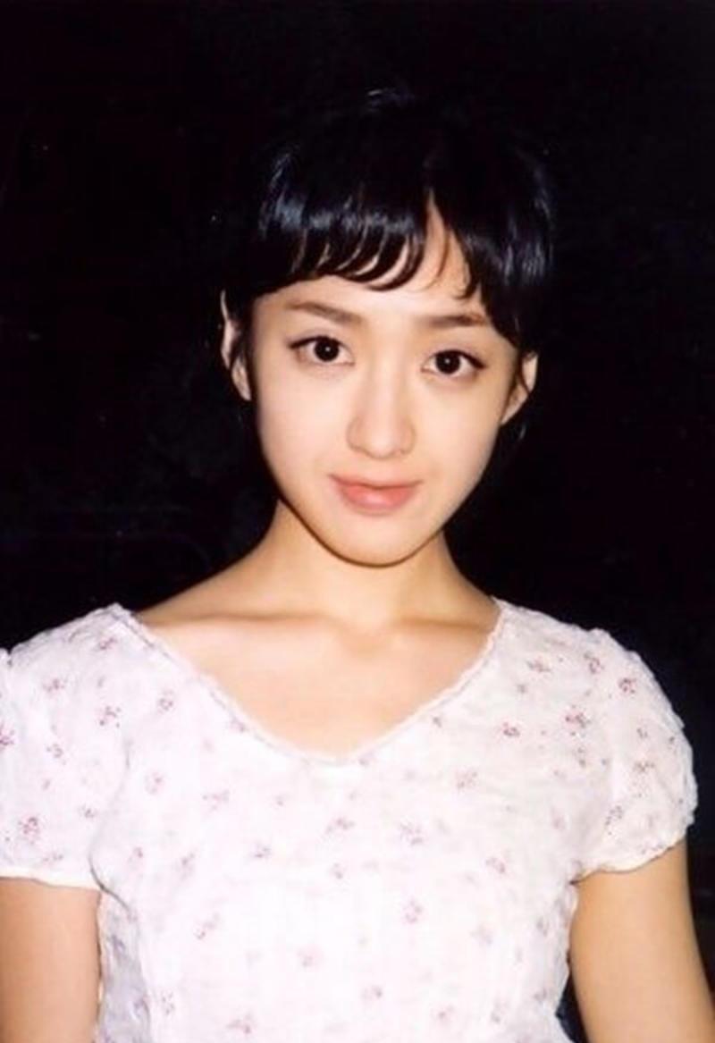 金敏贞|金敏贞8岁出道做演员，一双漂亮大眼睛，39岁爱上独自爬山一整天