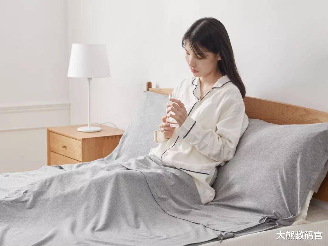 中老年人 中老年人外出旅游，建议一定要带上这5样，旅途安全卫生不尴尬！