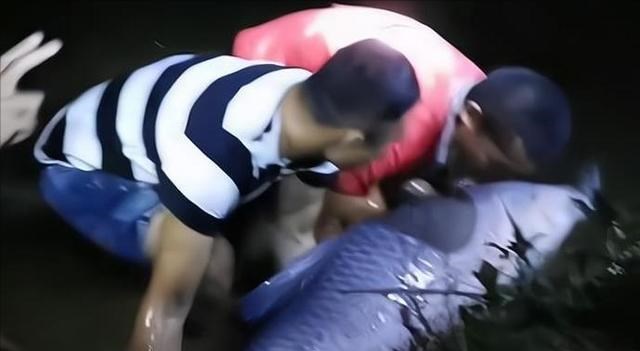 空军|广西一男子夜钓遇大货，重达100多斤，网友：把“鱼王”钓起来了