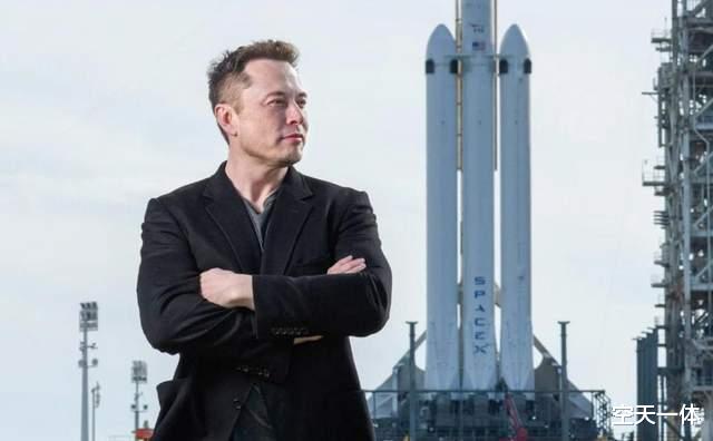 太空船 布兰森贝索斯纷纷乘坐自家飞船进入太空，马斯克：幼稚的玩具