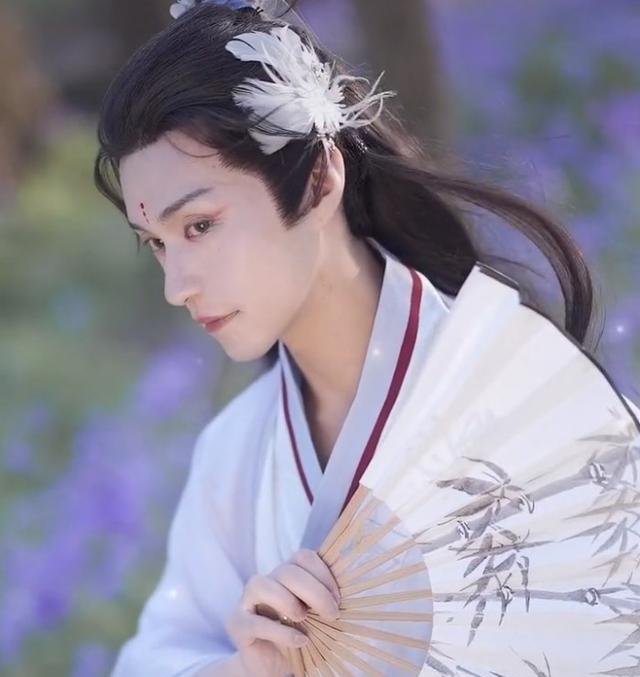 滤镜|“秃顶网红”cosplay李逍遥，颜值不输胡歌，却被许凯击碎滤镜