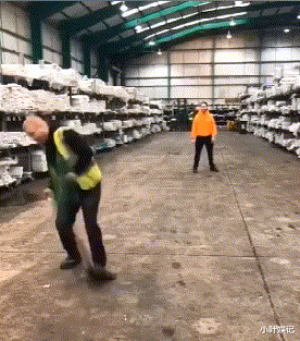 小叶娱记 “马赛克”的确不可以随意打，特别是对女孩...长相果然是硬伤！