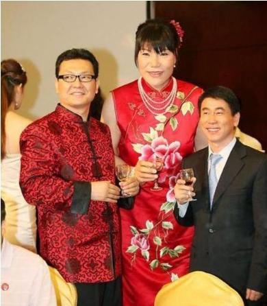 郑海霞|53岁女篮巨人郑海霞近况：双腿变形无子女陪伴，丈夫已不见踪影