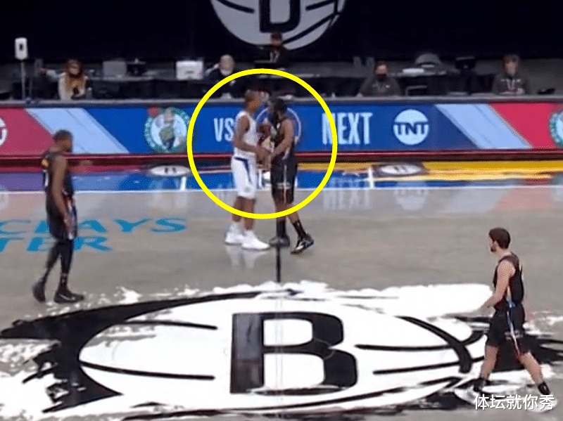凱里·歐文|最后1.9秒，歐文2罰全中長出一口氣，小卡找到哈登，誰注意KD舉動(dòng)