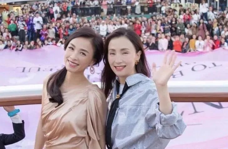 张庭|微商女王张庭的奢华生活：多处豪宅曝光