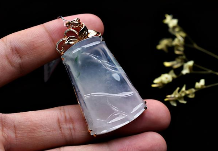 翡翠|古时官员多爱竹，翡翠竹节现在送人也好得很，有什么寓意？