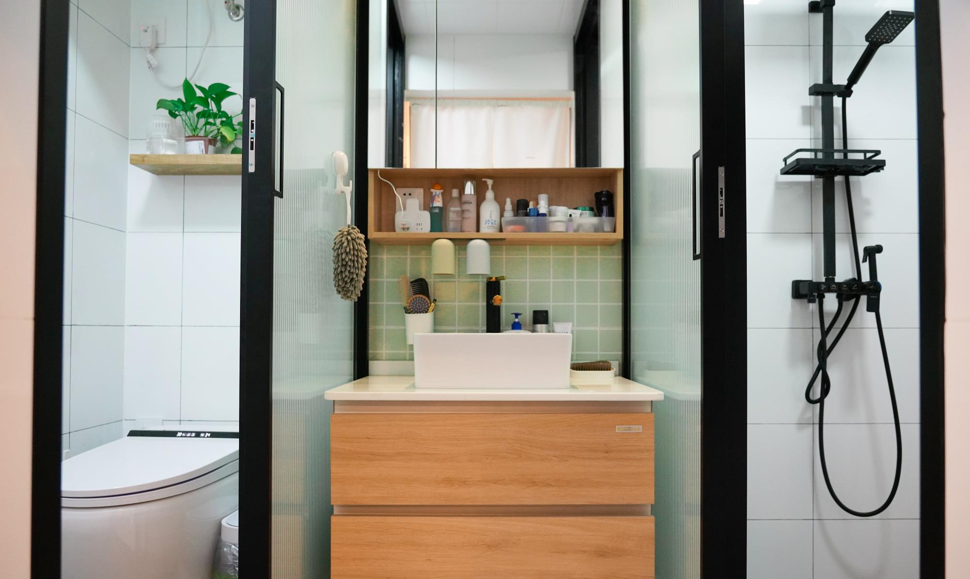 装了淋浴房,卫生间依然满地水?装修设计师:干湿分离没那么简单