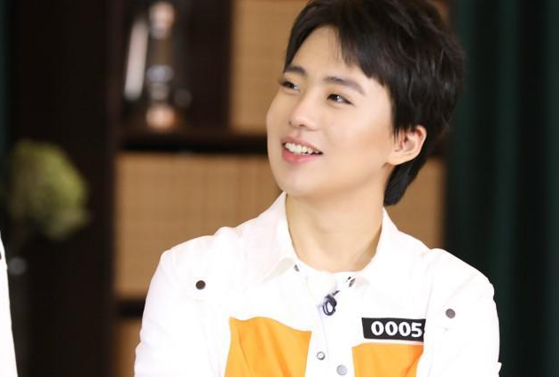 郭麒麟|有种“整容”叫郭麒麟，尝试双眼皮贴后，才知啥叫一双眼救整张脸