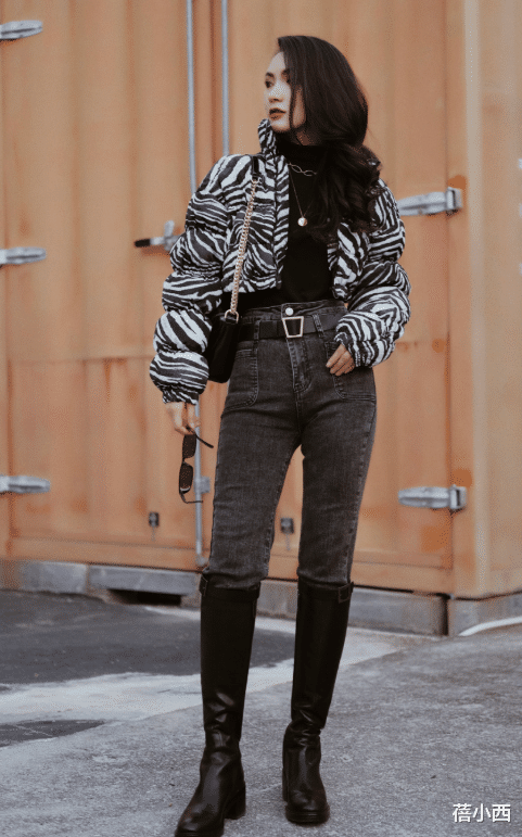 蓓小西 今年羽绒服“穿短不穿长”,搭配牛仔裤真洋气,搭配半身裙好高级