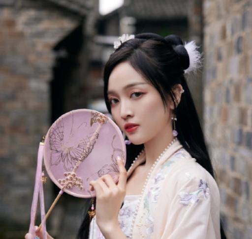 吴宣仪|吴宣仪《世界微尘里》还未播,古装新剧又来了,搭档娃娃脸男主