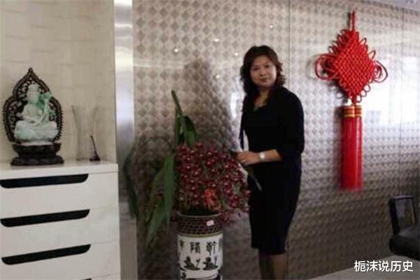 王宝强|“亿万富婆”李宝华：打60万美体针，把燕窝当水喝，最终结局如何