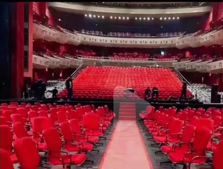 肖战|《如梦》专访：称肖战武汉场连续演出4场，演员将顺时针四面表演